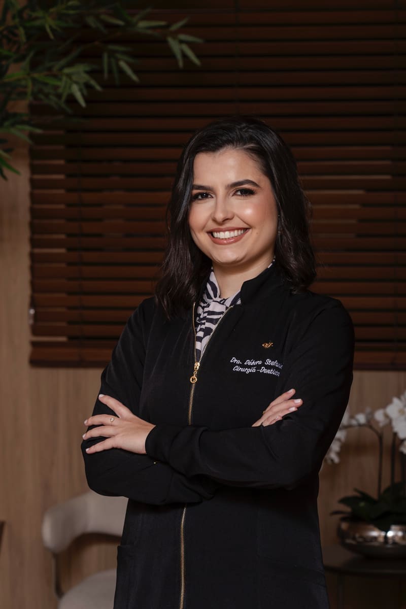 Dra. Débora Stefanini